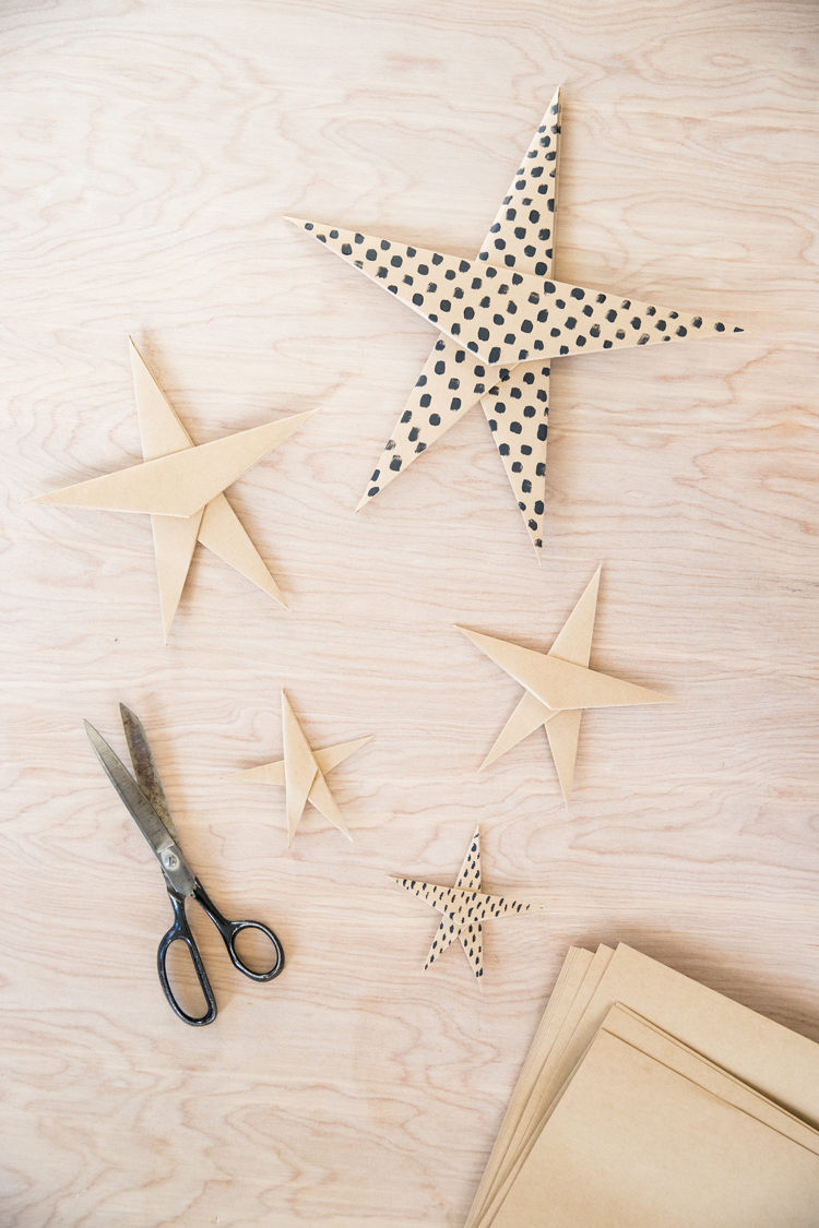 {almost} Origami Paper Stars - video tutorial! // www.deliacreates.com