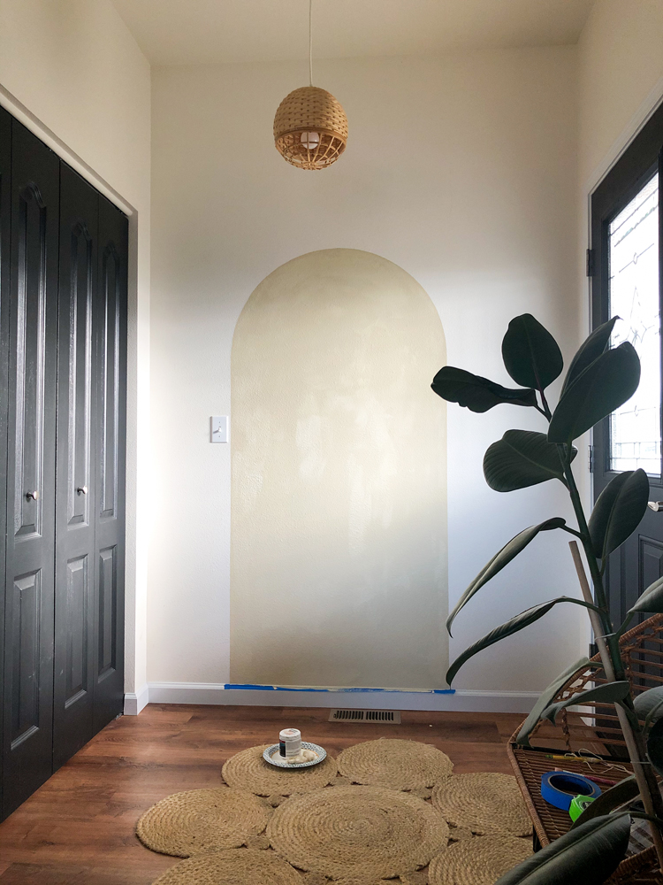 Simple Entryway Makeover // www.deliacreates.com