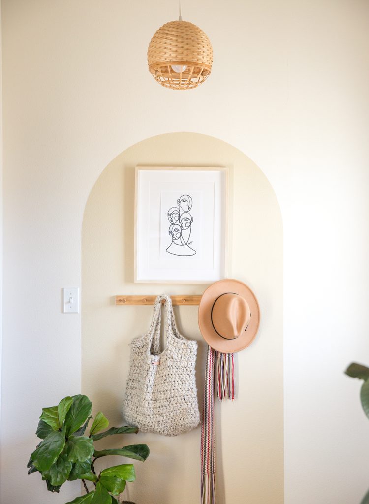 Simple Entry Way Makeover // www.deliacreates.com