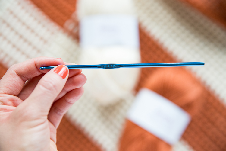 Crochet Gingham Throw Blanket - Free Pattern // www.deliacreates.com