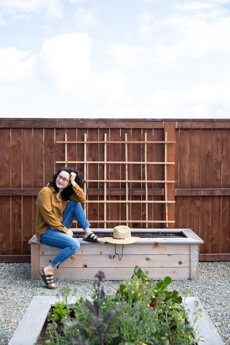 Lattice Garden Trellis Tutorial // www.deliacreates.com