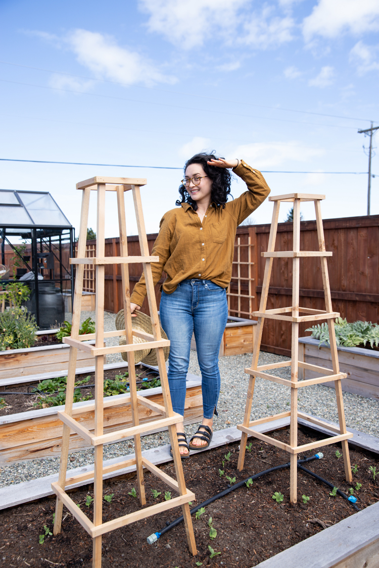 Tower Garden Trellis Tutorial // www.deliacreates.com