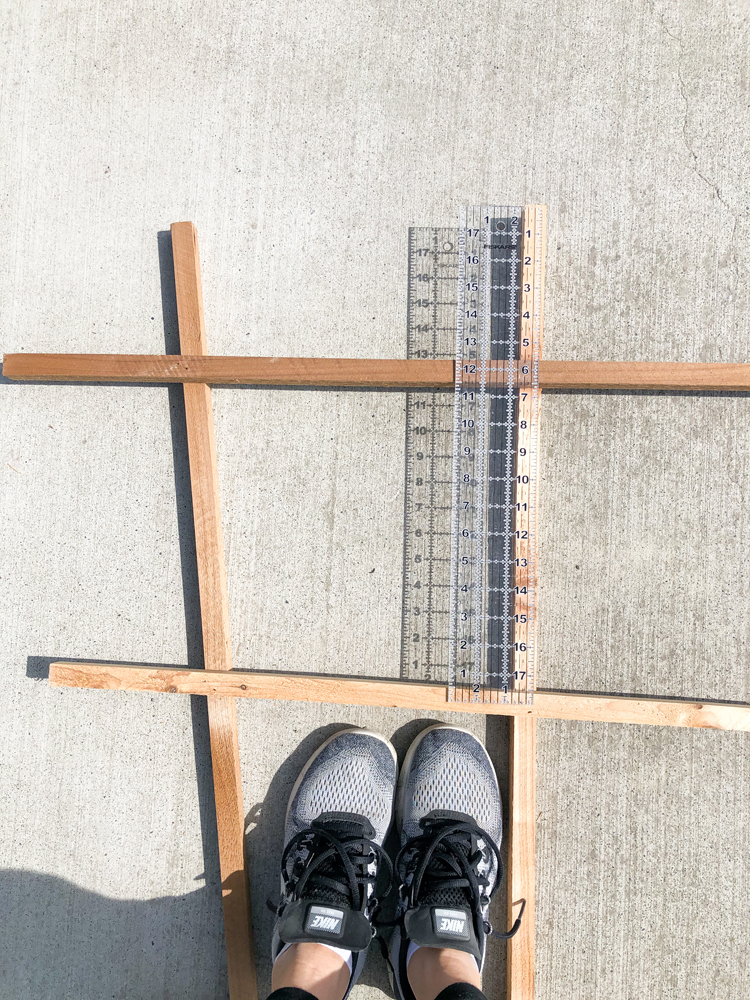 Lattice Garden Trellis Tutorial // www.deliacreates.com