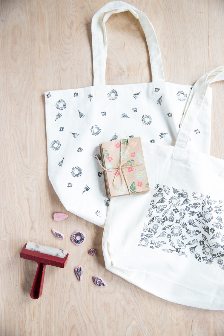 Make kid's drawings into a stamped tote for Mother's Day! // www.deliacreates.com