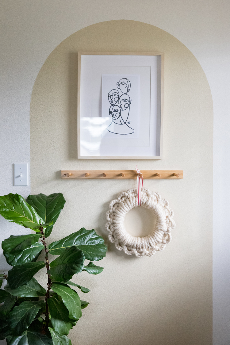 Easy Crochet Wreath Tutorial // www.deliacreates.com