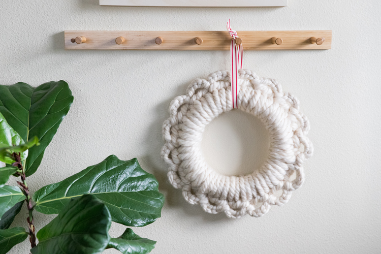 Easy Crochet Wreath Tutorial // www.deliacreates.com