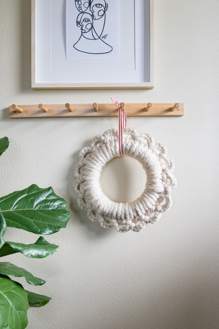 Easy Crochet Wreath Tutorial // www.deliacreates.com