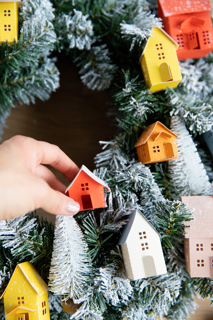 DIY Paper Village Wreath // free cut files and printable templates! //www.deliacreates.com