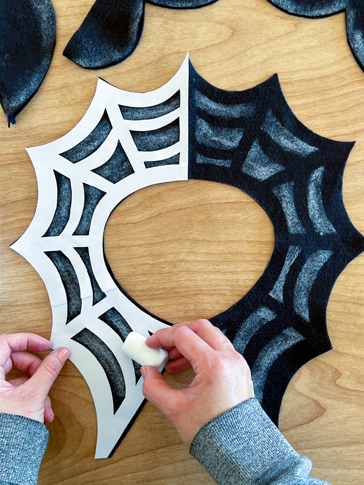 Felt Spiderweb Collar - free pattern // www.deliacreates.com