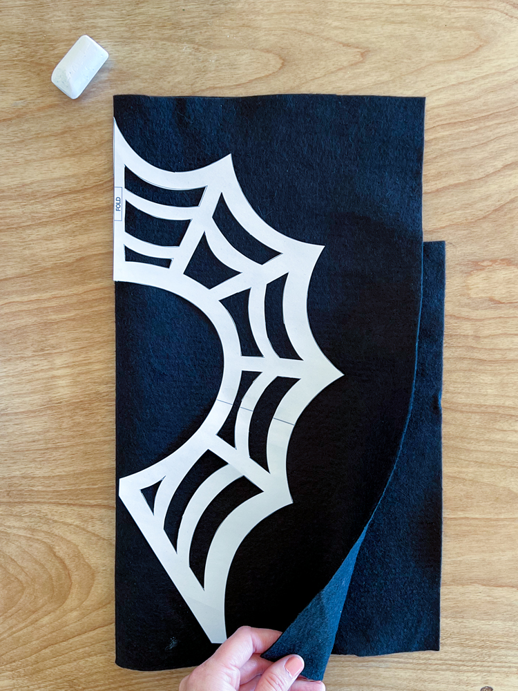 Felt Spiderweb Collar - free pattern // www.deliacreates.com