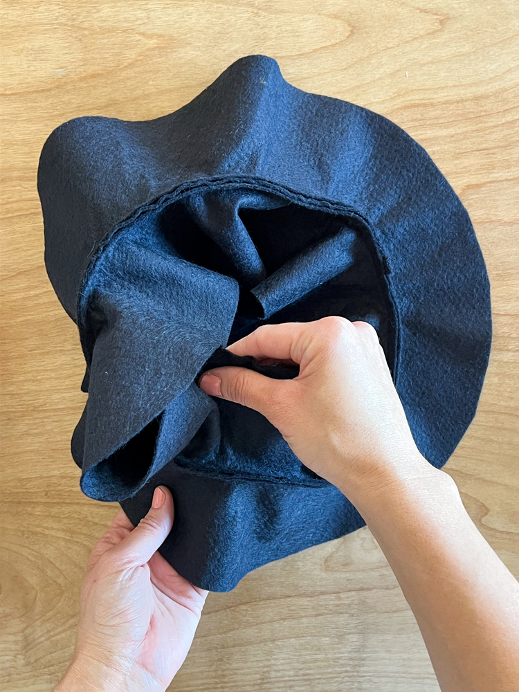 Basic Stiff Brim Witch Hat - Free Pattern & Tutorial // www.deliacreates.com