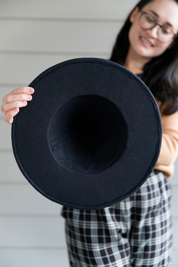 Basic Stiff Brim Witch Hat - Free Pattern & Tutorial // www.deliacreates.com