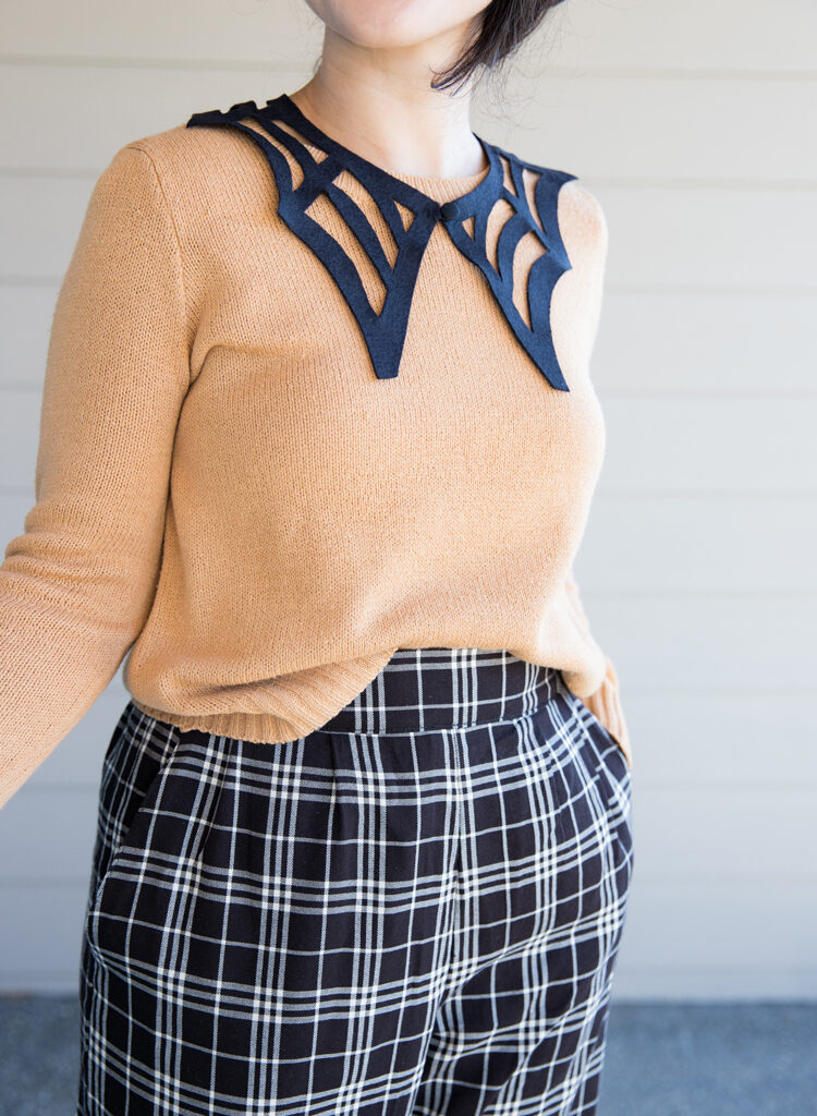 Felt Spiderweb Collar - free pattern // www.deliacreates.com