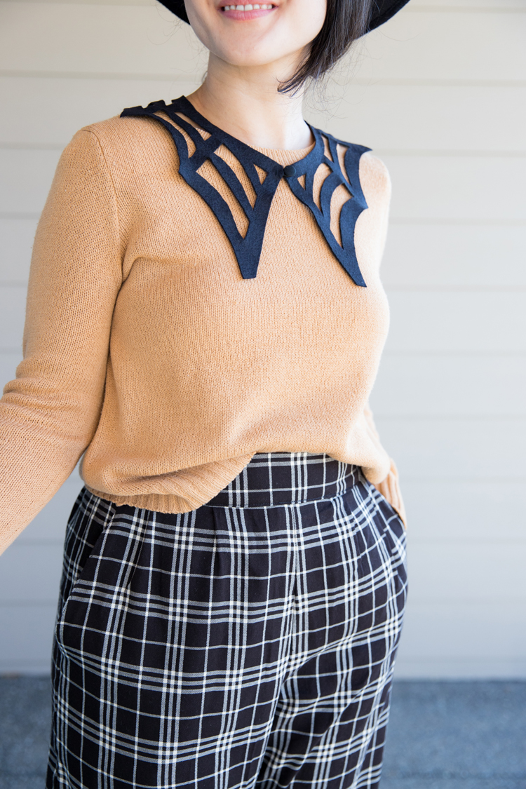 Felt Spiderweb Collar - free pattern // www.deliacreates.com