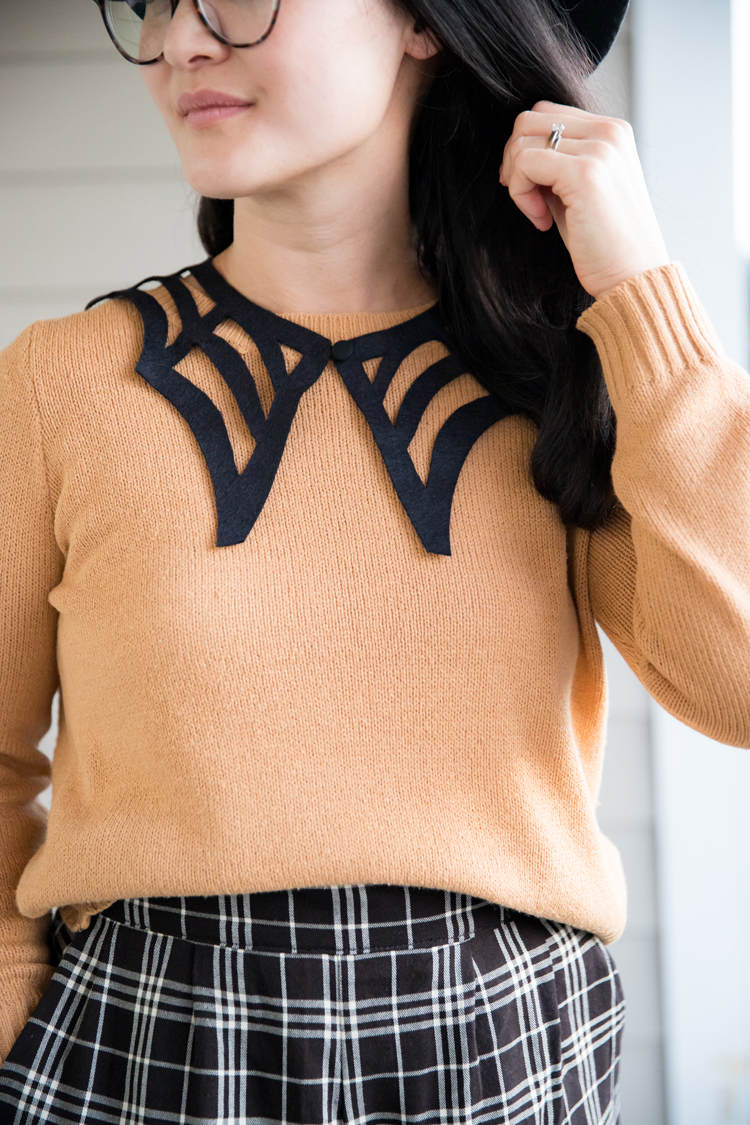 Felt Spiderweb Collar - free pattern // www.deliacreates.com
