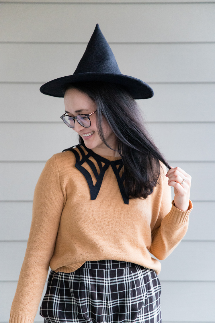 Basic Stiff Brim Witch Hat - Free Pattern & Tutorial // www.deliacreates.com