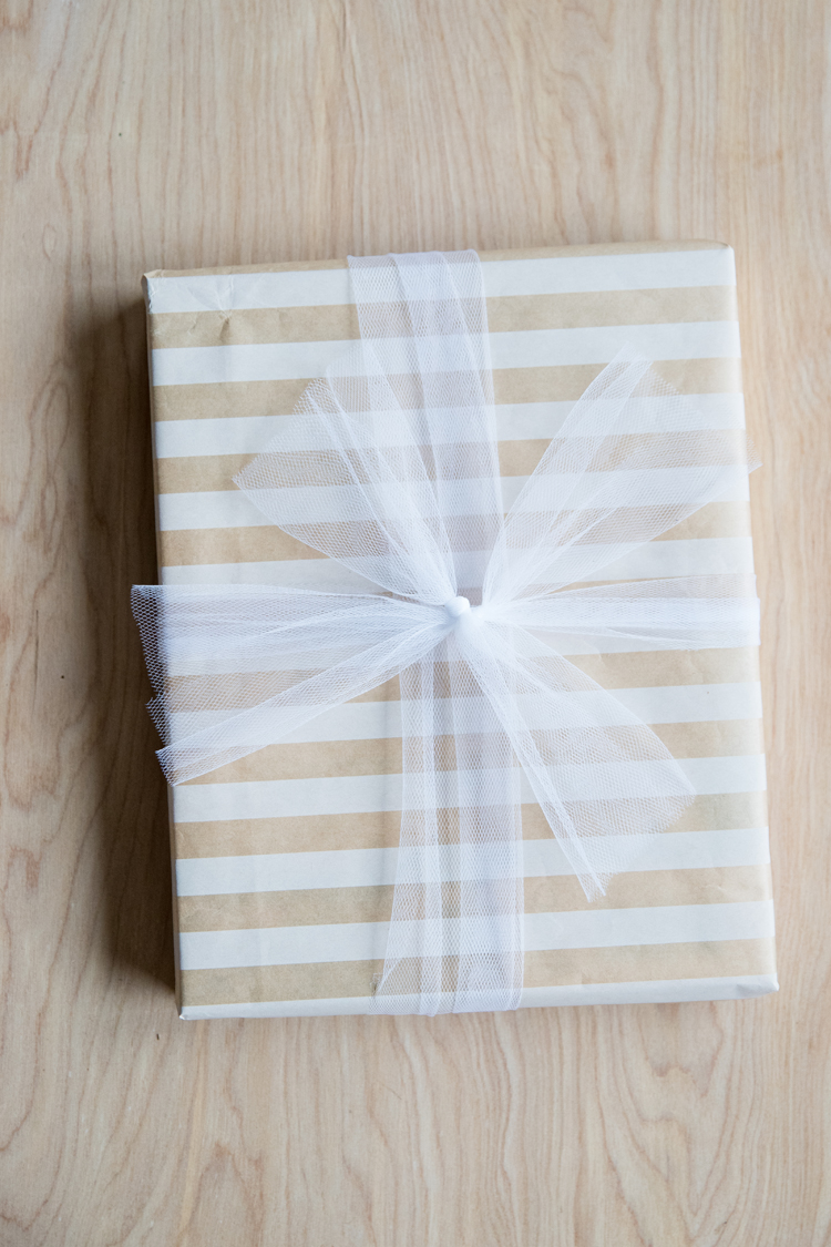 Orange Wreath Neighbor Gift // made with re-usable materials! // www.deliacreates.com