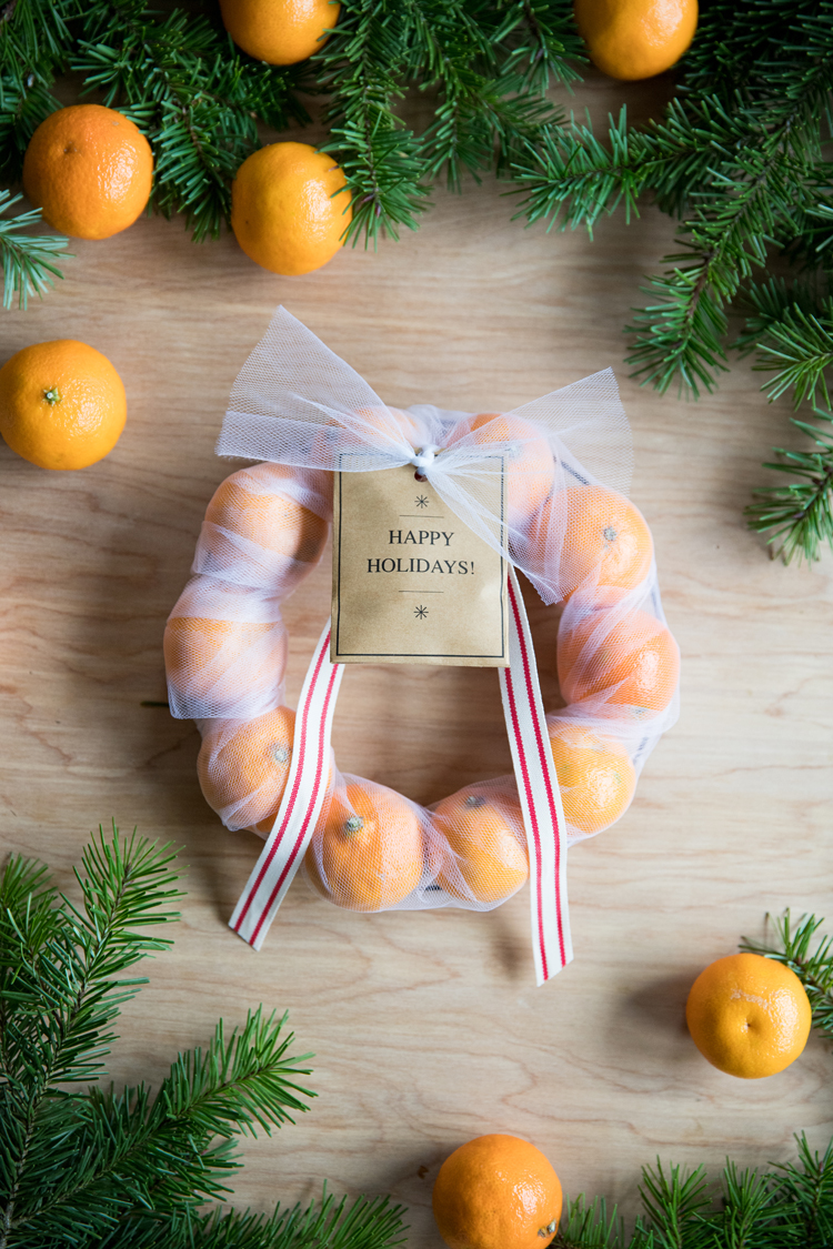 Orange Wreath Neighbor Gift // made with re-usable materials! // www.deliacreates.com
