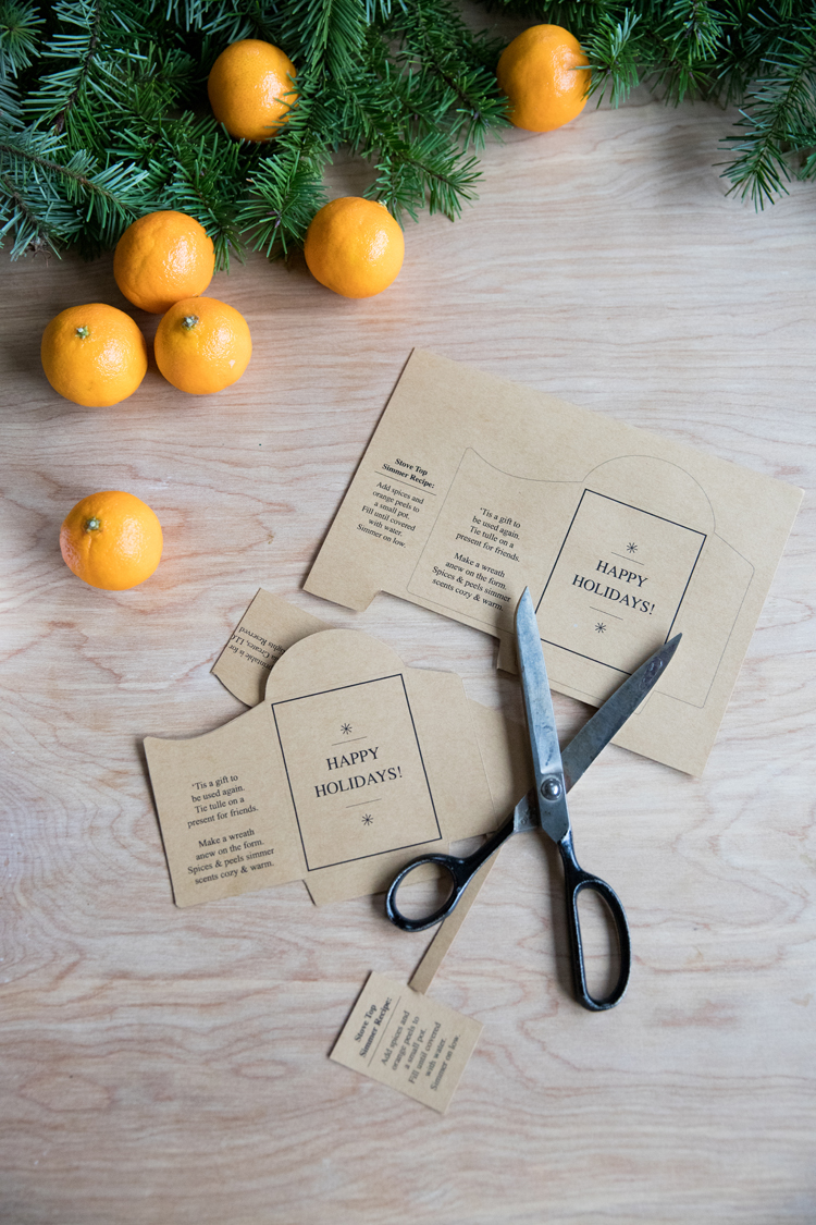 Orange Wreath Neighbor Gift // made with re-usable materials! // www.deliacreates.com