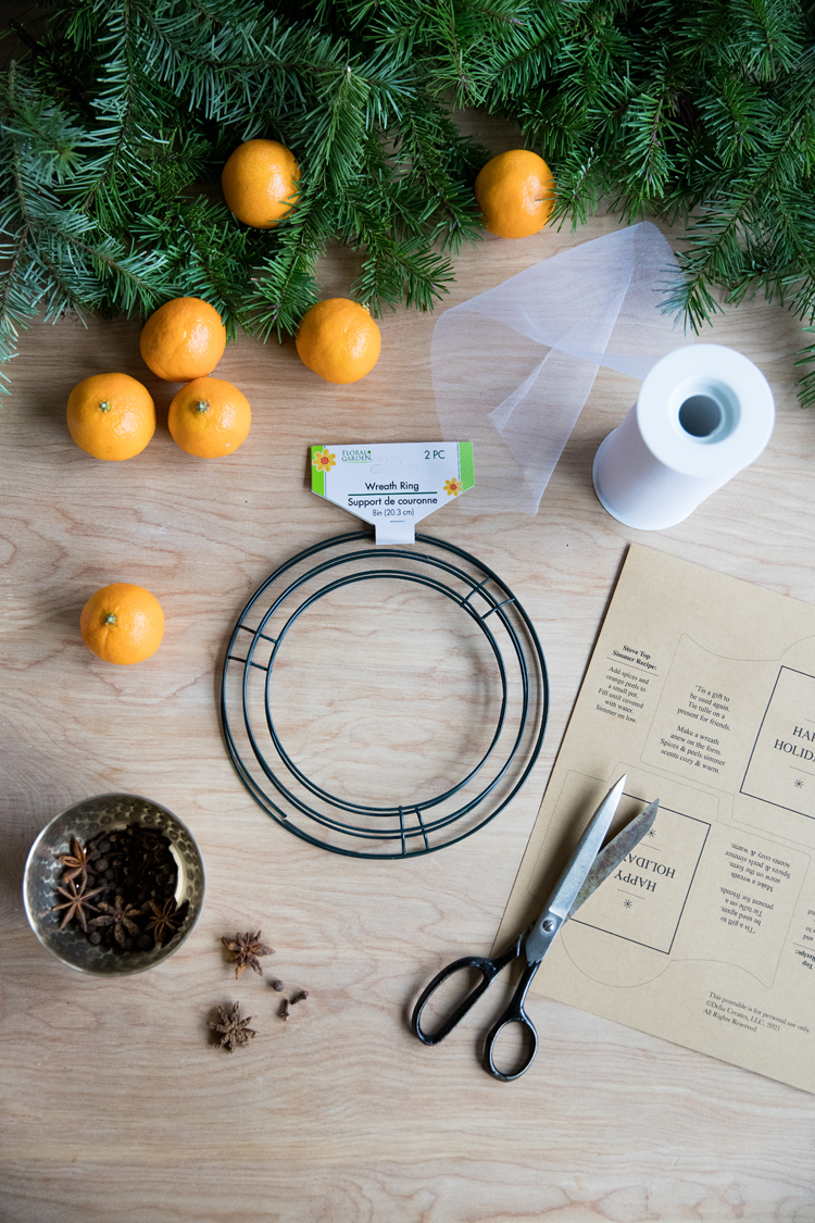 Orange Wreath Neighbor Gift // made with re-usable materials! // www.deliacreates.com