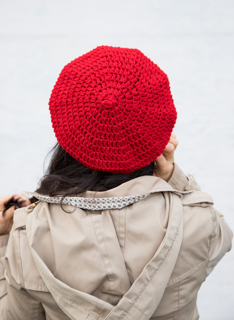 Double Crochet Beret - Free Pattern & Tutorial // www.deliacreates.com