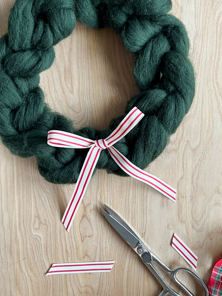 Wool Roving Wreath Tutorial // www.deliacreates.com