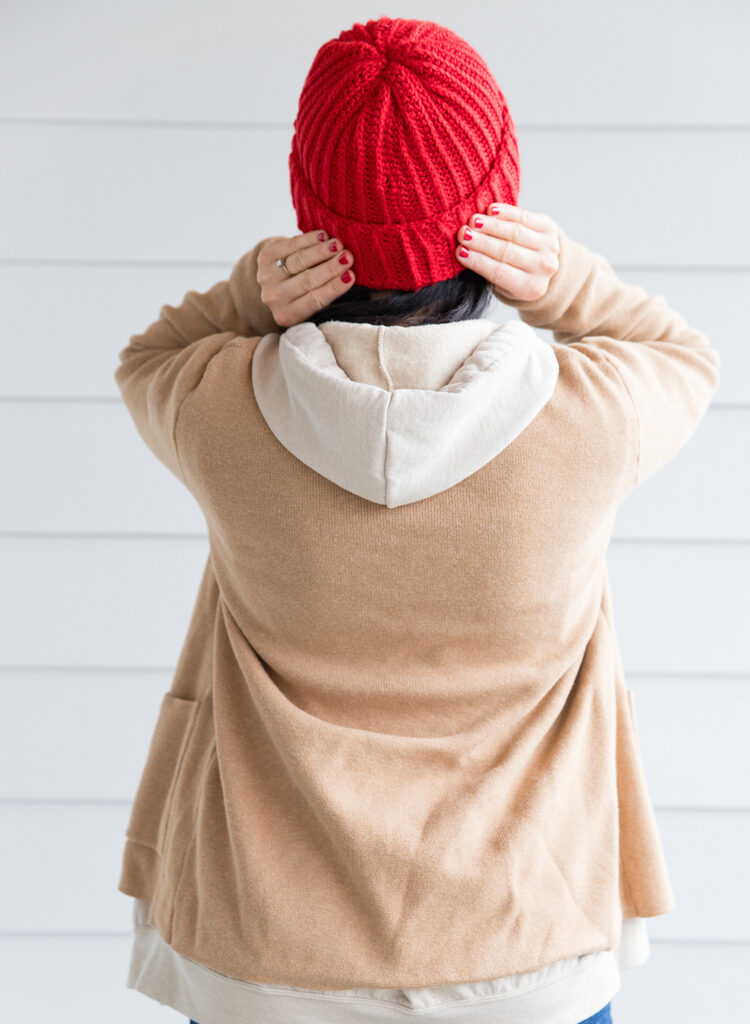 Classic Ribbed Crochet Beanie// free pattern and video tutorial for beginners // www.deliacreates.com