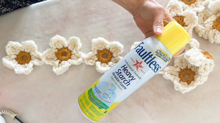 Daisy Chain Crochet Garland Tutorial // www.deliacreates.com