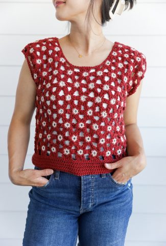Crochet Daisy Top - FREE PATTERN Sizes Child XL - Adult XXL // www.deliacreates.com