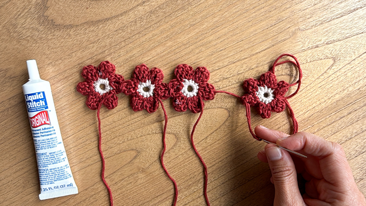 Crochet Daisy Top - FREE PATTERN Sizes Child XL - Adult XXL // www.deliacreates.com