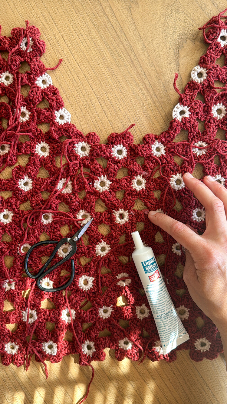 Crochet Daisy Top - FREE PATTERN Sizes Child XL - Adult XXL // www.deliacreates.com
