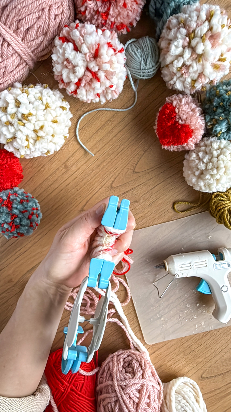 How To Make Pompoms That Don't Fall Apart // www.deliacreates.com