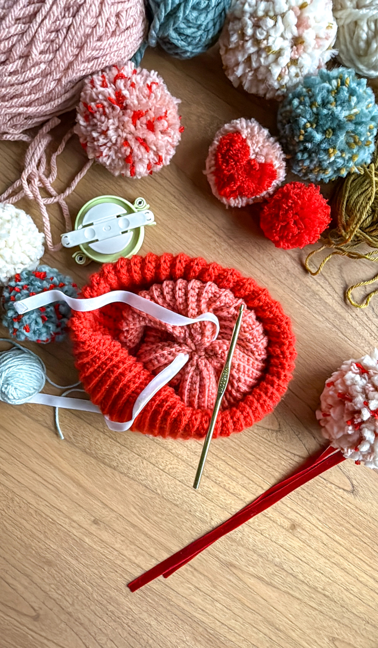 How To Make Pompoms That Don't Fall Apart // www.deliacreates.com