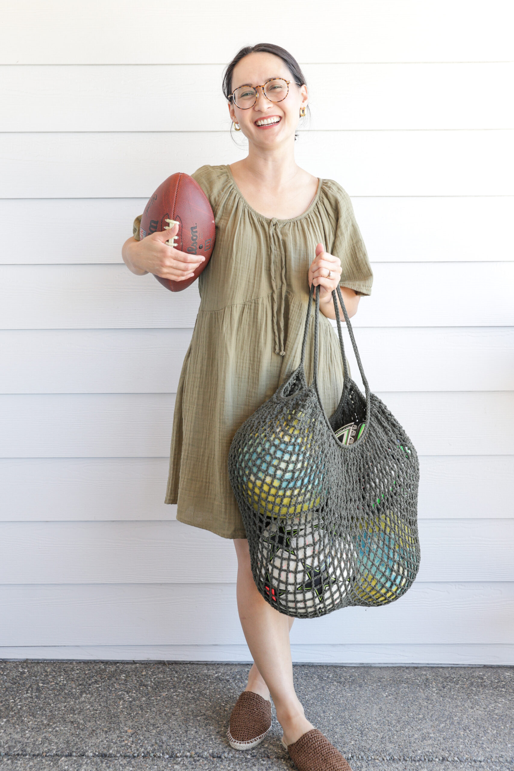 Mesh Market Crochet Bag - Free Pattern // www.deliacreates.com