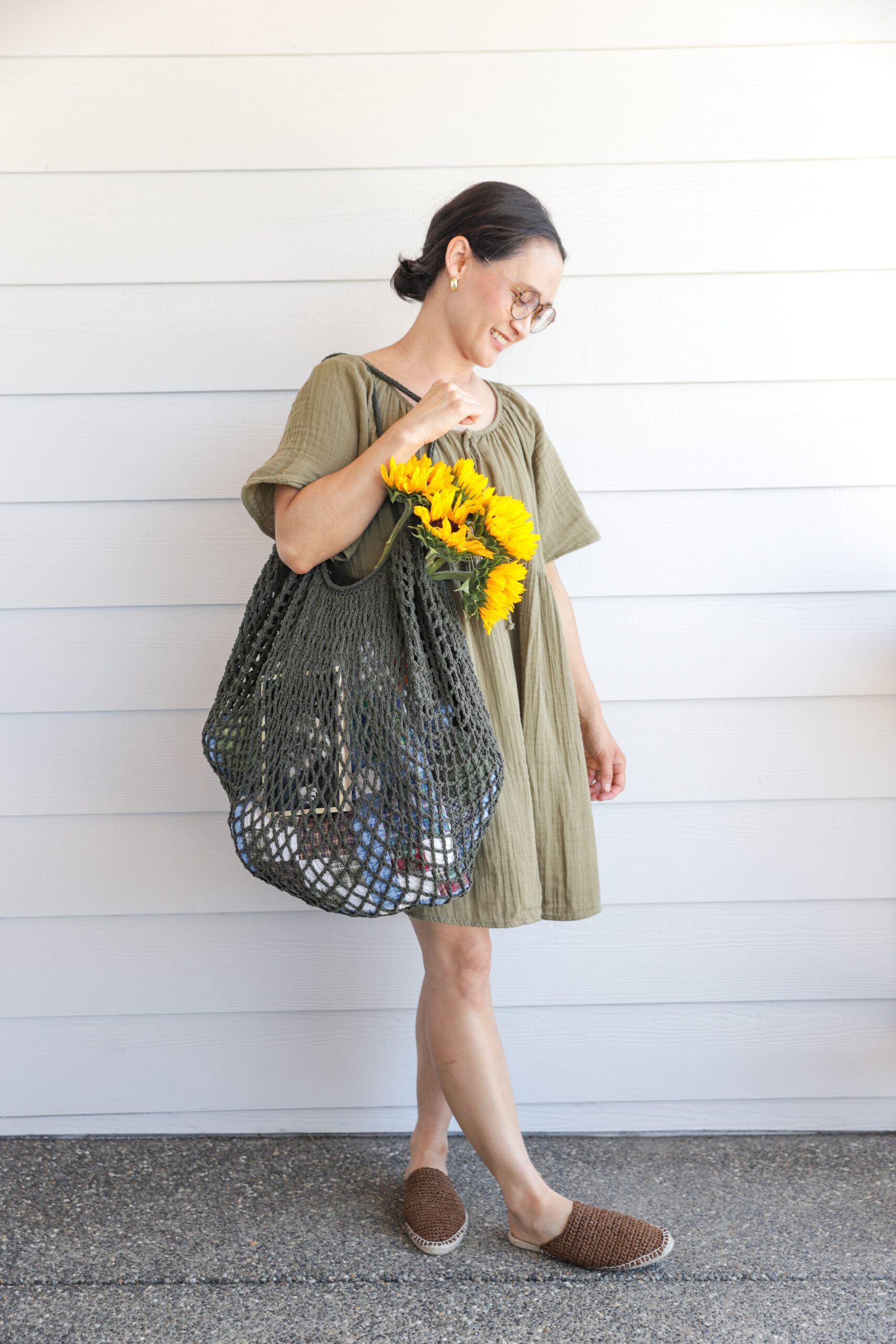 Mesh Market Crochet Bag - Free Pattern // www.deliacreates.com